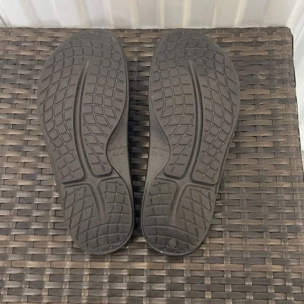 Oofos Sandals Mens size 11